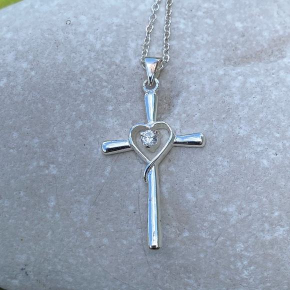 Heart cross and cz stud earring set silver plated new in box - Picture 6 of 8